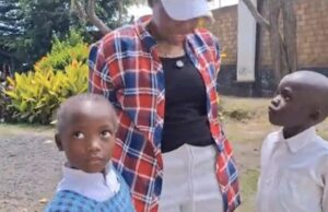 Lady comes from abroad and her children fail to recognise her